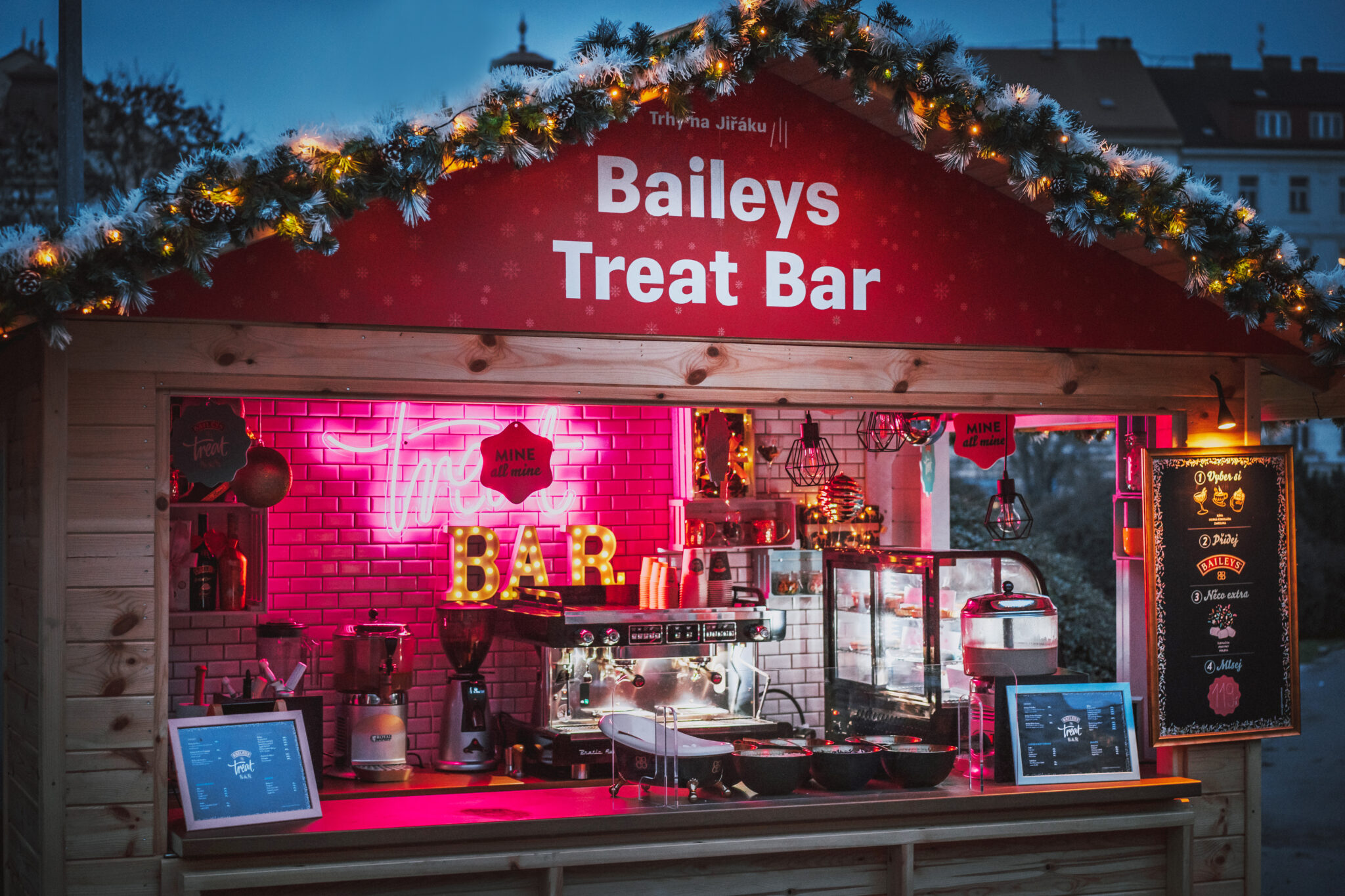 Baileys již potřetí otevírá jedinečný pop up Treat Bar Užijte si trochu zábavy při tvorbě oblíbených drinků!
