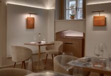 Michelinský šéfkuchař Gal ben Moshe vaří svůj příběh v restauraci Parzival v Praze na Starém Městě